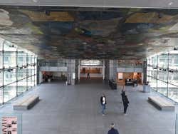 El interior de la biblioteca