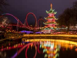 Parque Tívoli de noche